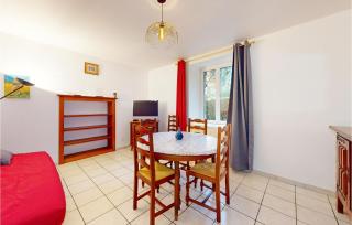Nice Apartment In Trouvans With Wifi - - 6