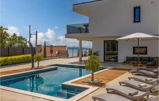 Stunning Home In Crikvenica - Crikvenica - 2