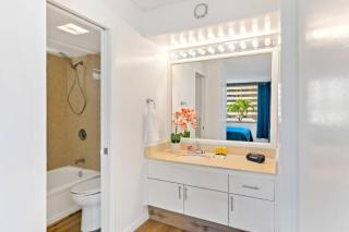 Waikiki Banyan #713 - Tower 1 - 2