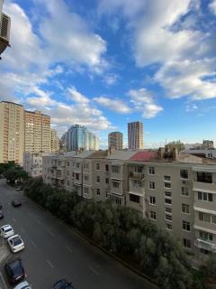Modern Apartment, Free Parking, Home Office - Baku - 8