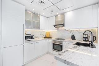 Exclusive Home Steps away from Burj & Dubai Mall - Dubai - 7