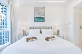 Exclusive Home Steps away from Burj & Dubai Mall - Dubai - 6