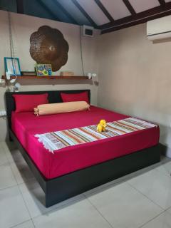 Red Moon Hideaway - 1