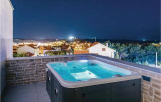 Beautiful Home In Tribunj With Jacuzzi - Tribunj - 6