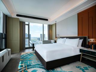 Renaissance Qingdao Hotel - 6