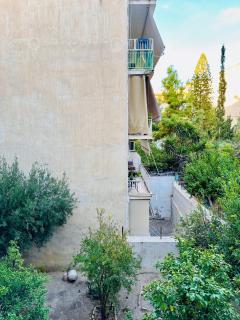 Nea Smirni Snug Stay - Fits 4 - 4