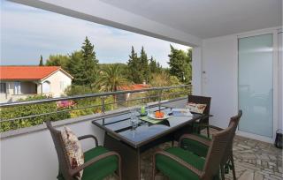 One-Bedroom Apartment In Stari Grad - Stari Grad - 1
