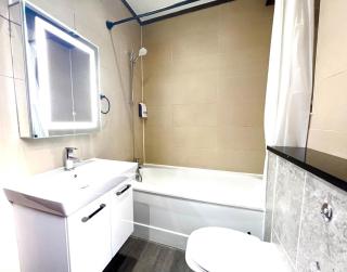 2 Bed Apartment- Camden Town - 1