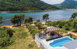 Three-Bedroom Holiday Home In Ston - Ston - 0