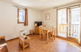 Awesome Apartment In Saint-Pancrace - Saint-Pancrace - 2