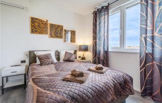 3 Bedroom Amazing Home In Valbandon - Valbandon - 3