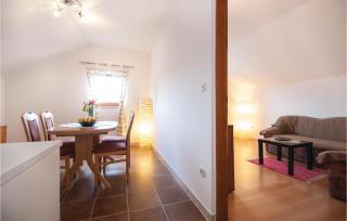 2 Bedroom Beautiful Apartment In Rovinj - Rovinj - 2