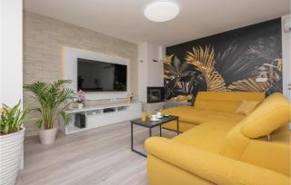 Cozy Home In Veliki Brocanac - 6