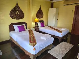 Ayutthaya Garden River Home - 2