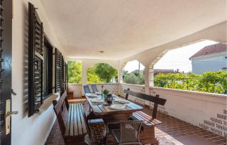 Beautiful Apartment In Pinezici - 9
