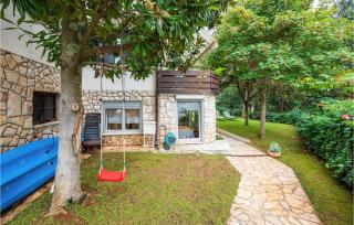 Amazing Apartment In Rovinj With Wifi - Rovinj - 2