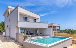 4 Bedroom Gorgeous Home In Pomer - Pomer - 2