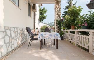 Beautiful Apartment In Valbandon - 4