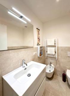 Kiran Lounge - 1