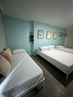 Studio w projector Wifi Netflix and pool access in ADB Tower Ortigas CBD - 9