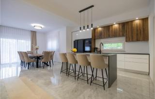 Cozy Home In Grubine With Wifi - 7