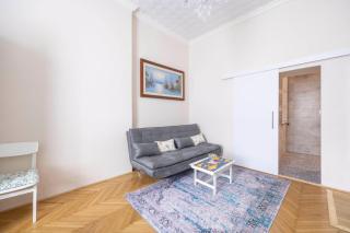 Deluxe Home in Art Nouveau House- with GARAGE - Budapest - 6