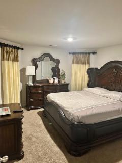 Exquisite 5 Bedroom Near Airport - Ellenwood - 2