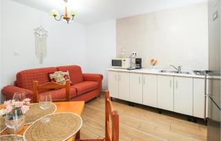 Gorgeous Apartment In Sayalonga - Sayalonga - 7