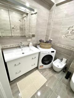 Theo House - 9