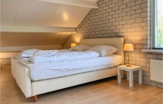 Cozy Home In Stavenisse With Sauna - 5
