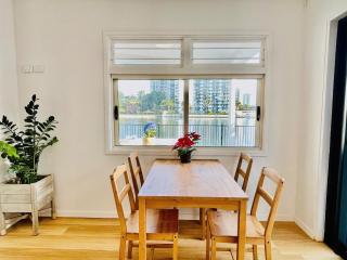 Waterfront home in heart of Surfers Paradise - Gold Coast - 2