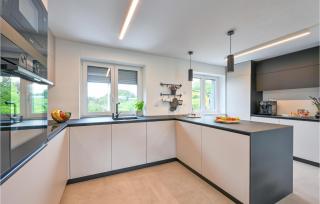 Gorgeous Home In Gornji Kneginec - 5