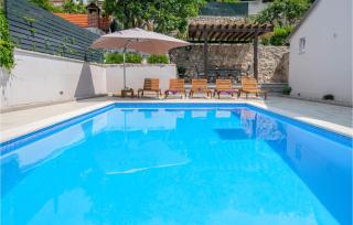 Four-Bedroom Holiday Home In Glavina Donja - 2