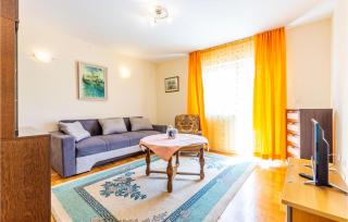 Five-Bedroom Holiday Home In Kucice - Kučiće - 7