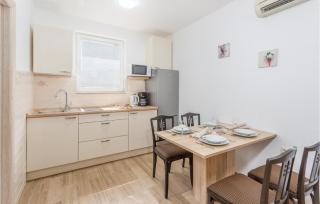 Beautiful Home In Malinska With Kitchen - Malinska - 8