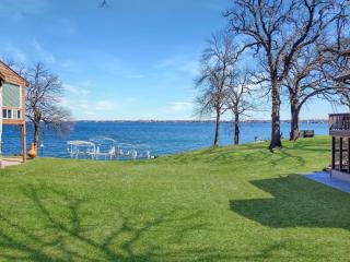 Grassy Knoll Retreat on the Big Spirit Lake - Orleans - 6