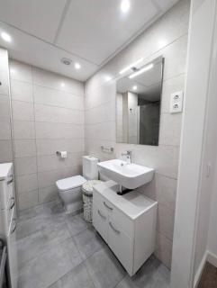 New flat in the centre, 10 min from BCN Airport - Cornellà de Llobregat - 4