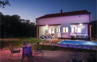 Awesome Home In Kastel Novi - Kaštela - 7