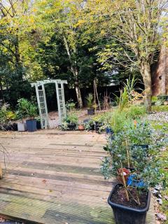 The Secret Garden Retreat With Hot Tub - 2