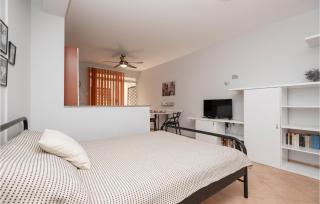 Amazing Apartment In Baska Voda - Baška Voda - 1