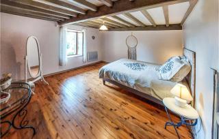 4 Bedroom Awesome Home In Champoly - Champoly - 6