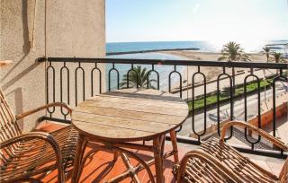 4 Bedroom Lovely Apartment In Cunit - 0