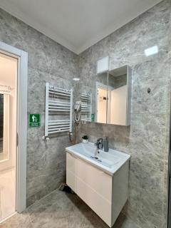 Lamera - Solid Butoaie Apartamente si studiouri cu parcare si vedere la lac si mare - 2
