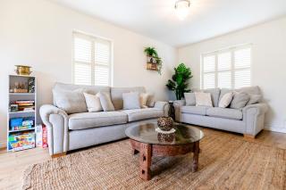 Jungle House - Chichester - 7