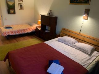 K84, Nice 2- bedroom apartment - 2 big beds 1 single bed - 6
