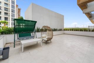 Charming Retreat 2-Bedroom Oasis - 7