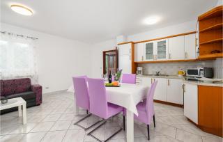 4 Bedroom Stunning Home In Jurani - Ružići - 7