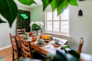 Jungle House - Chichester - 9