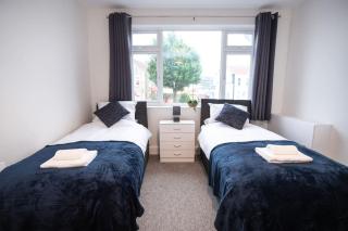 Downend Rd Contractors Long Stay by ShortStayUK - Bristol - 4