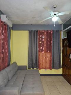 Alexander's Place - Roseau - 4